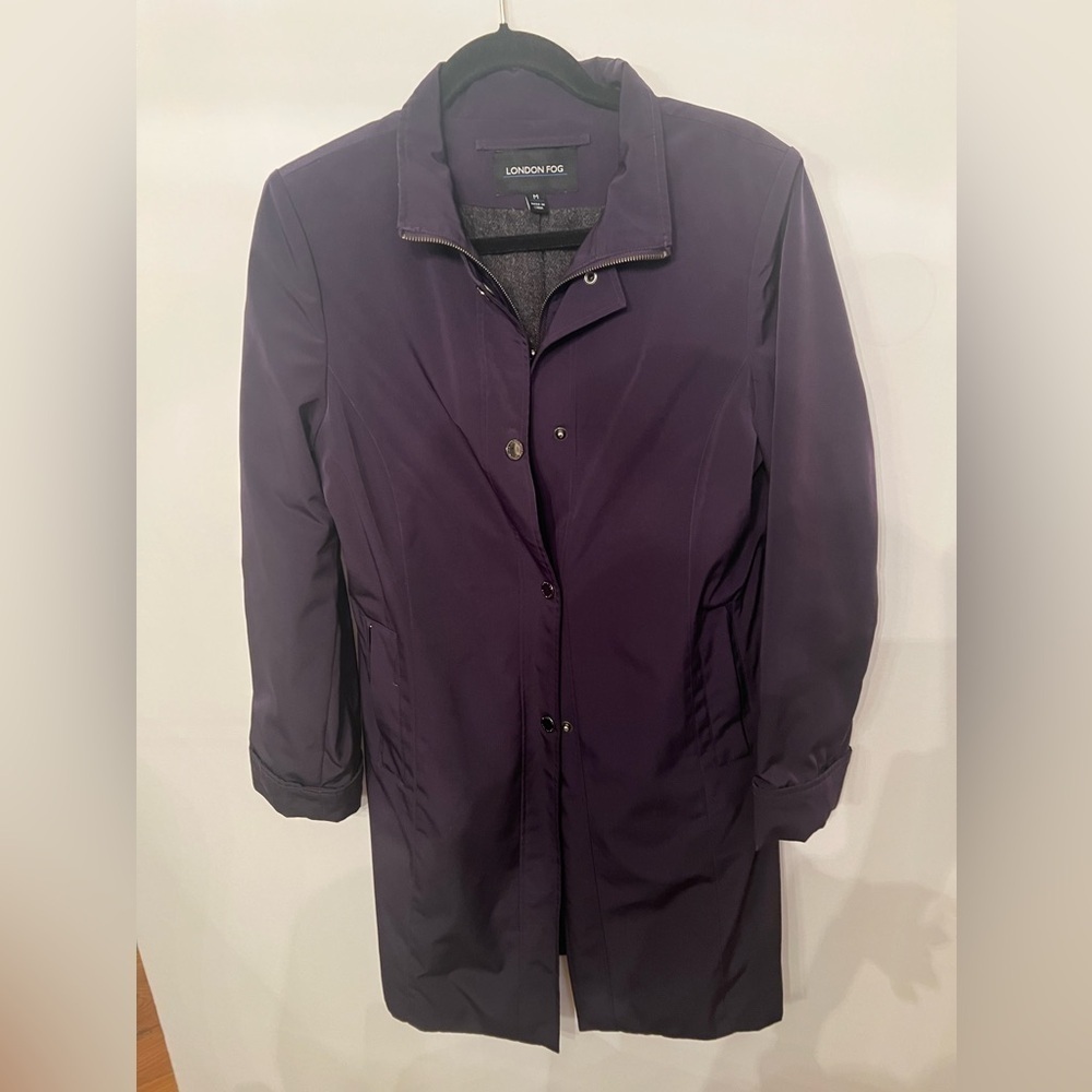 LONDON FOG TRENCH COAT. SIZE M. DARK PURPLE (PLUM)